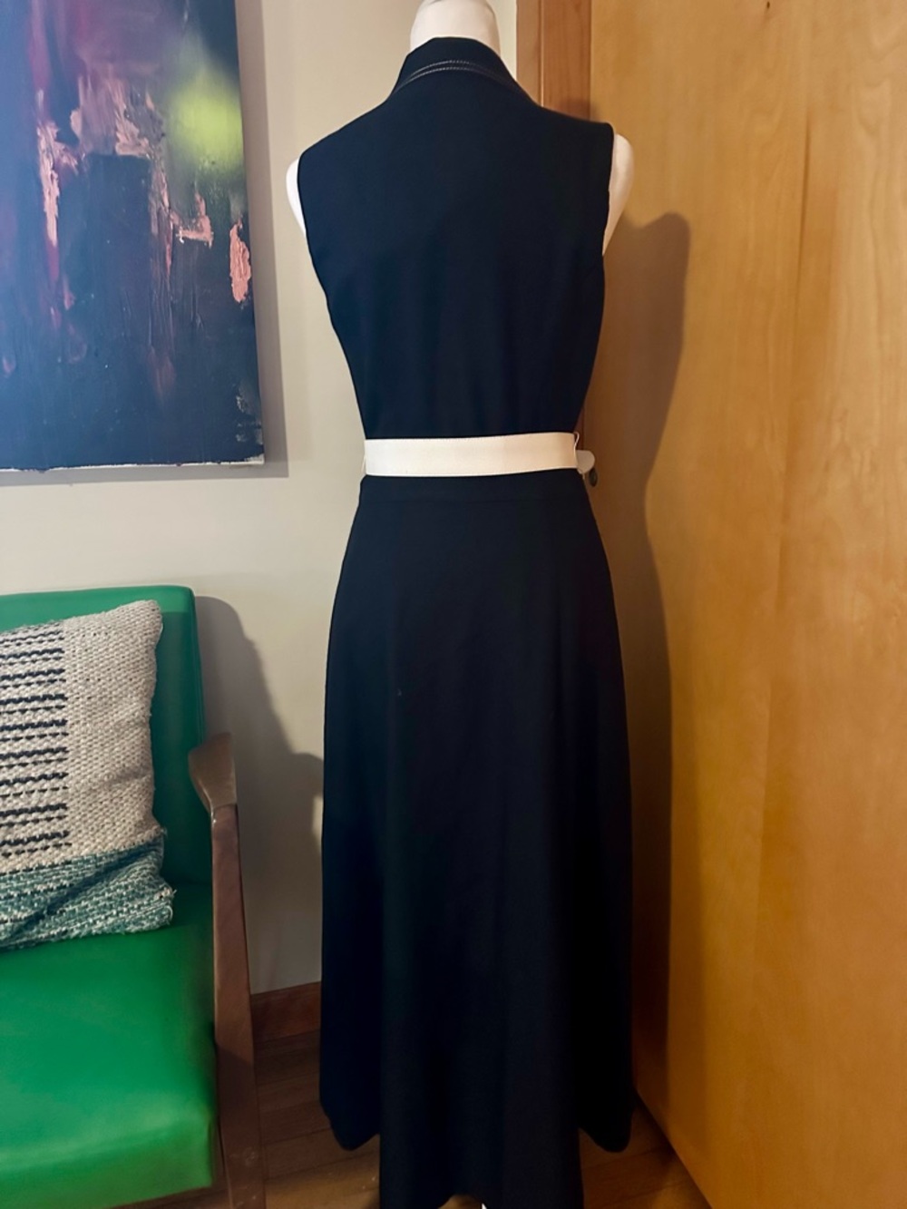 Julian Taylor Black Sleeveless Midi Dress with White Buttons and Belt - Picture 3 of 4